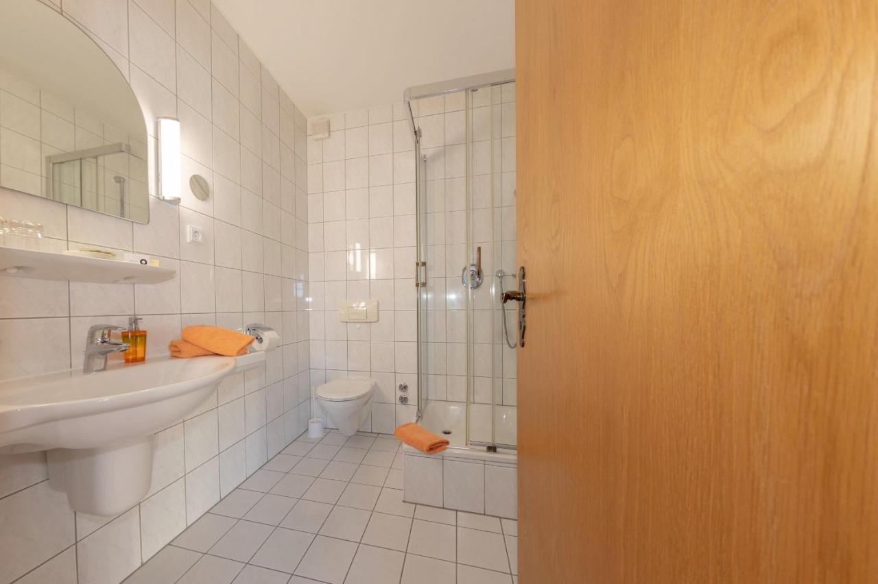 Hotel Schwartze Weimar  Ngoại thất bức ảnh