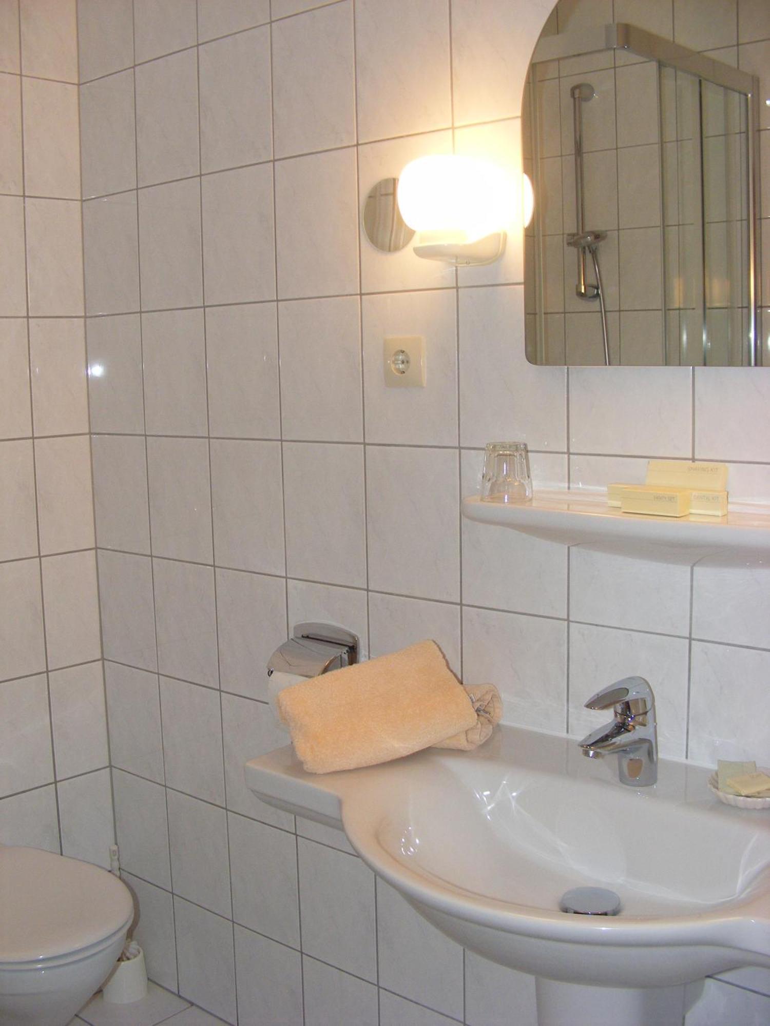 Hotel Schwartze Weimar  Ngoại thất bức ảnh